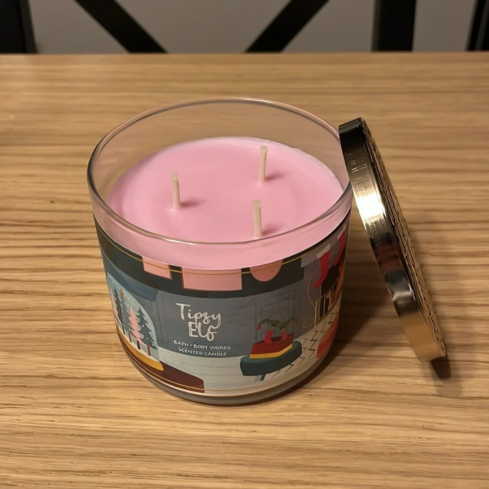 Bath & Body Works 3 Wick Candle. Tipsy Elf